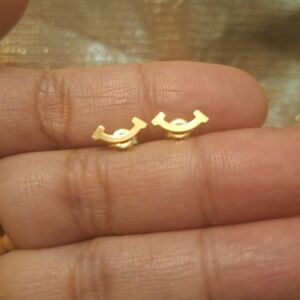Elegant Gold Stud Earrings 18k Saudi Gold